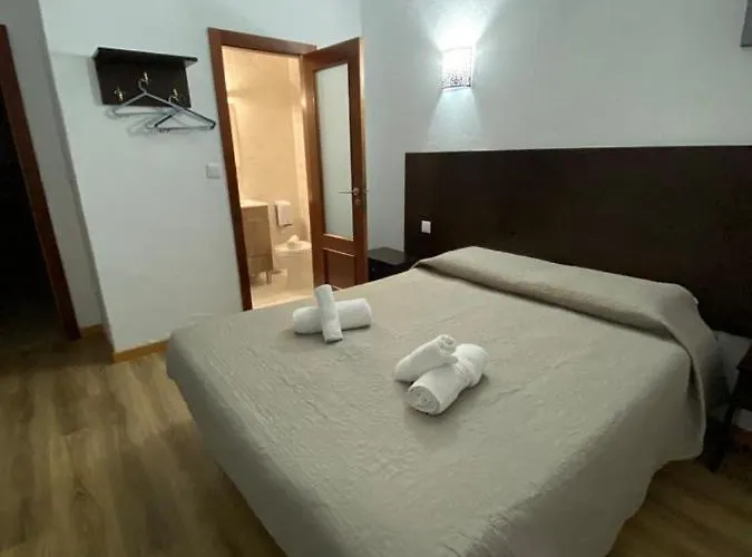 Cacula, Local 호텔 토레드몽코보