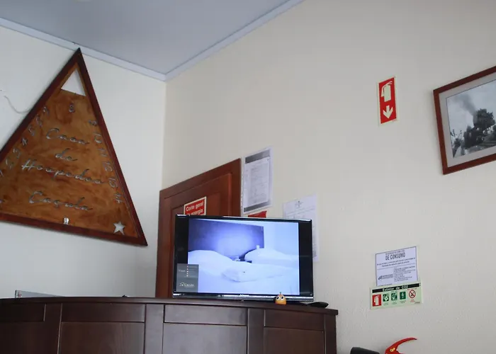 호텔 Cacula, Local 토레드몽코보