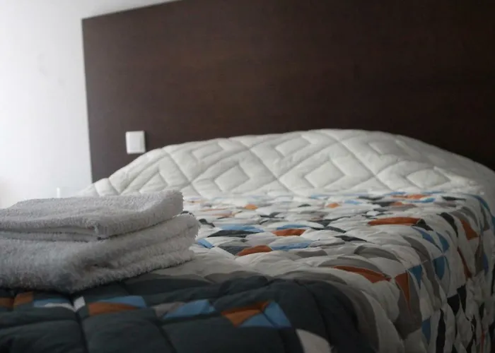 호텔 Cacula, Local 토레드몽코보