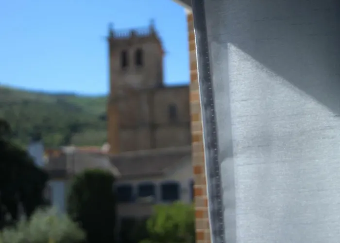 Cacula, Local 호텔 *